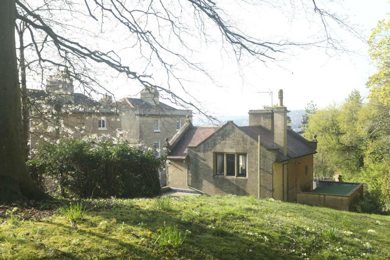 Entire Victorian Lodge In A Privately Gated Estate With Secure Parking For Two Cars And A Newly Refurbished Bathroom エクステリア 写真